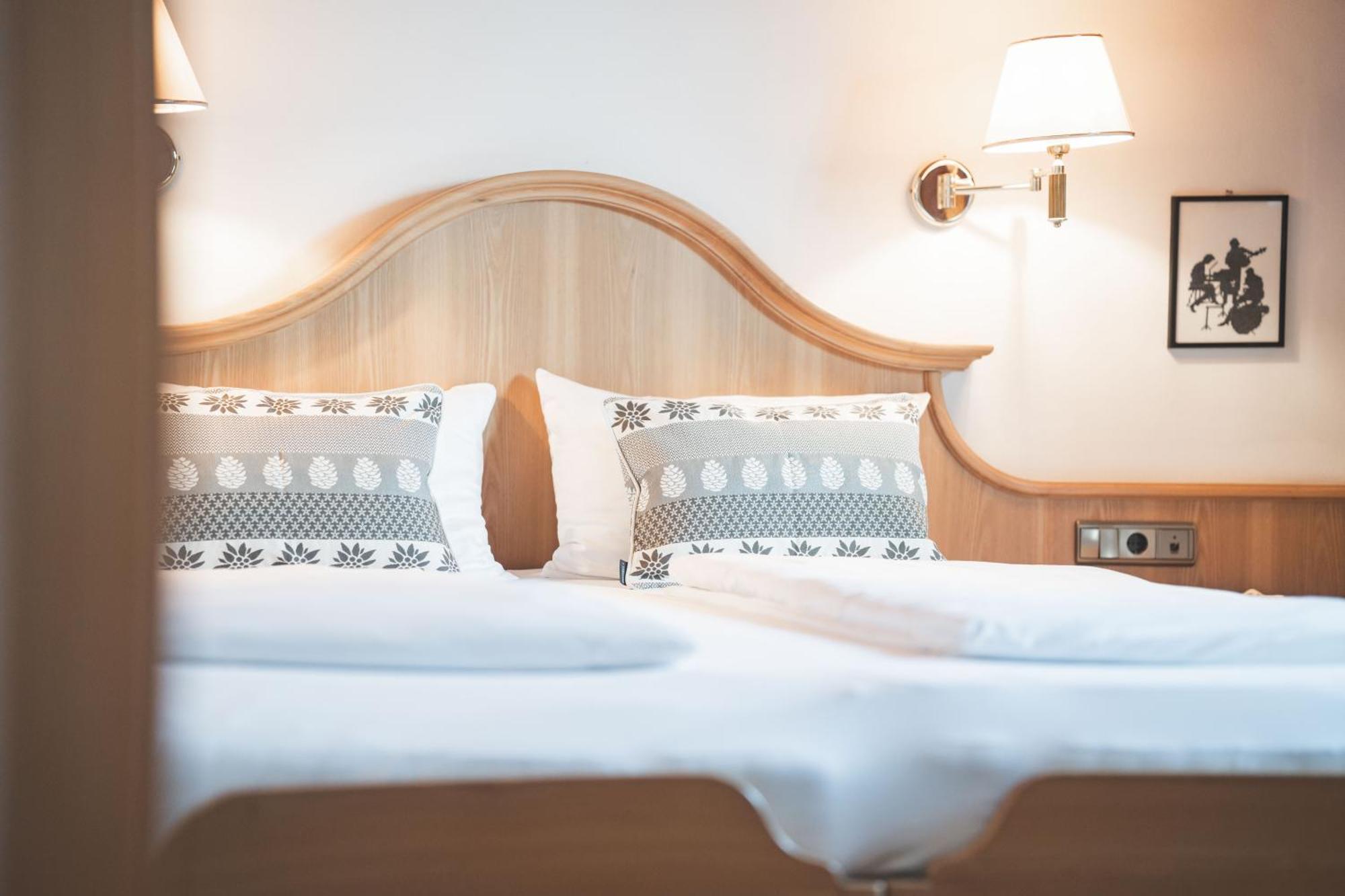 Hotel Gratschwirt دوبياكو المظهر الخارجي الصورة